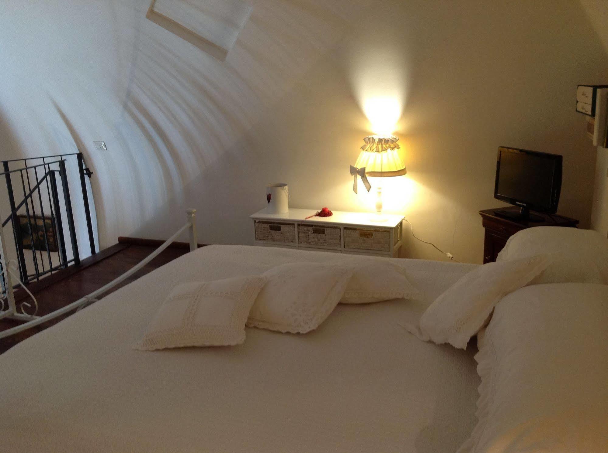 B&B Michelangeli - Private parking Orvieto Bagian luar foto